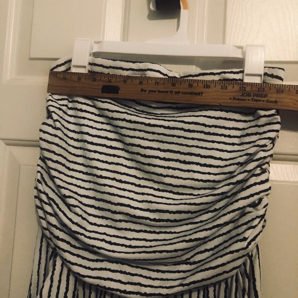 Sleeveless black and white striped jumpsuit - Picture 2 of 3